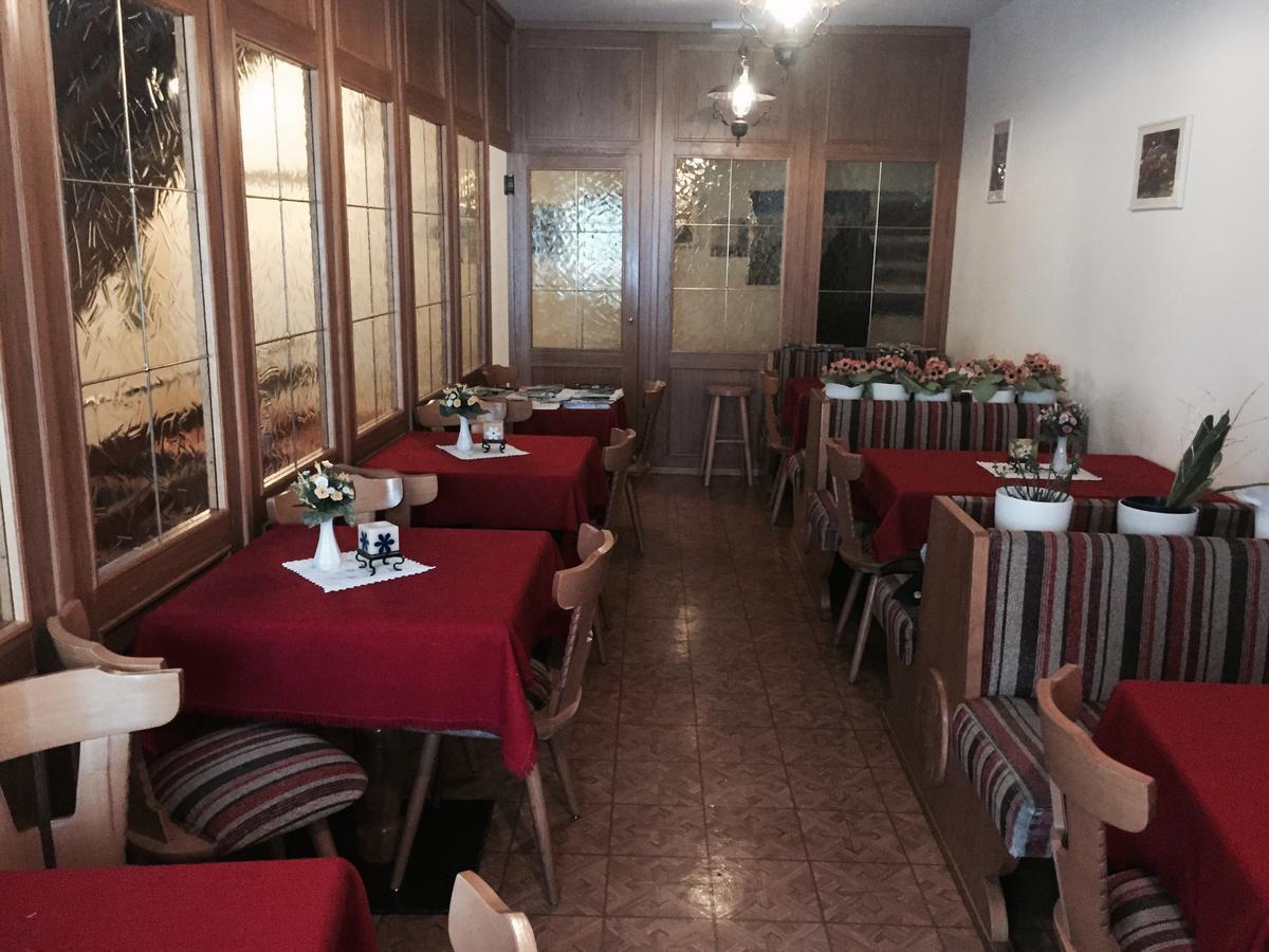 Garni Hirsch Hotel Каназей Екстериор снимка